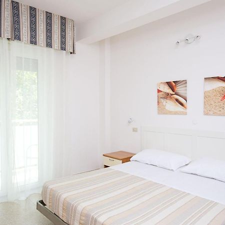 Hotel Helios Riccione Extérieur photo