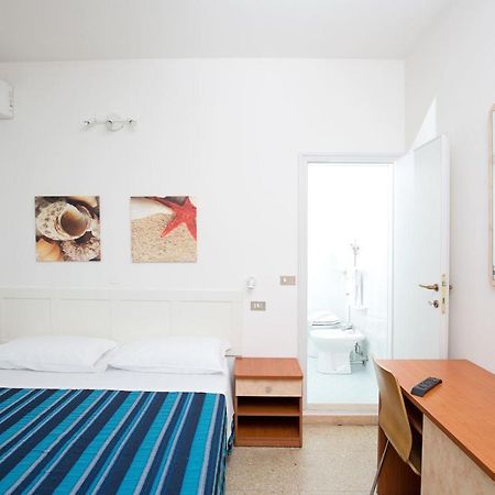 Hotel Helios Riccione Extérieur photo