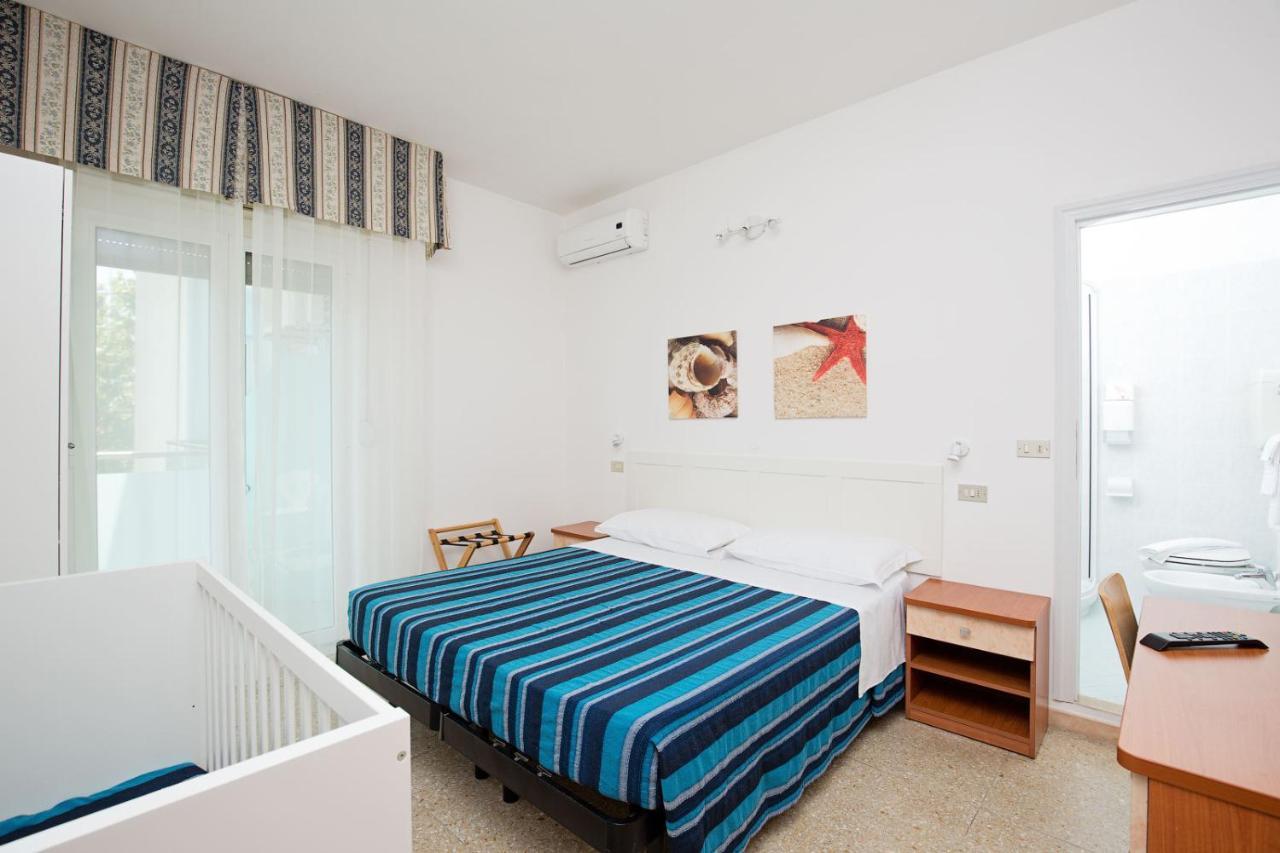 Hotel Helios Riccione Extérieur photo