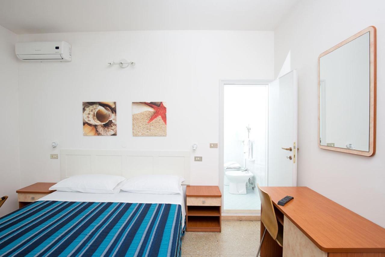 Hotel Helios Riccione Extérieur photo