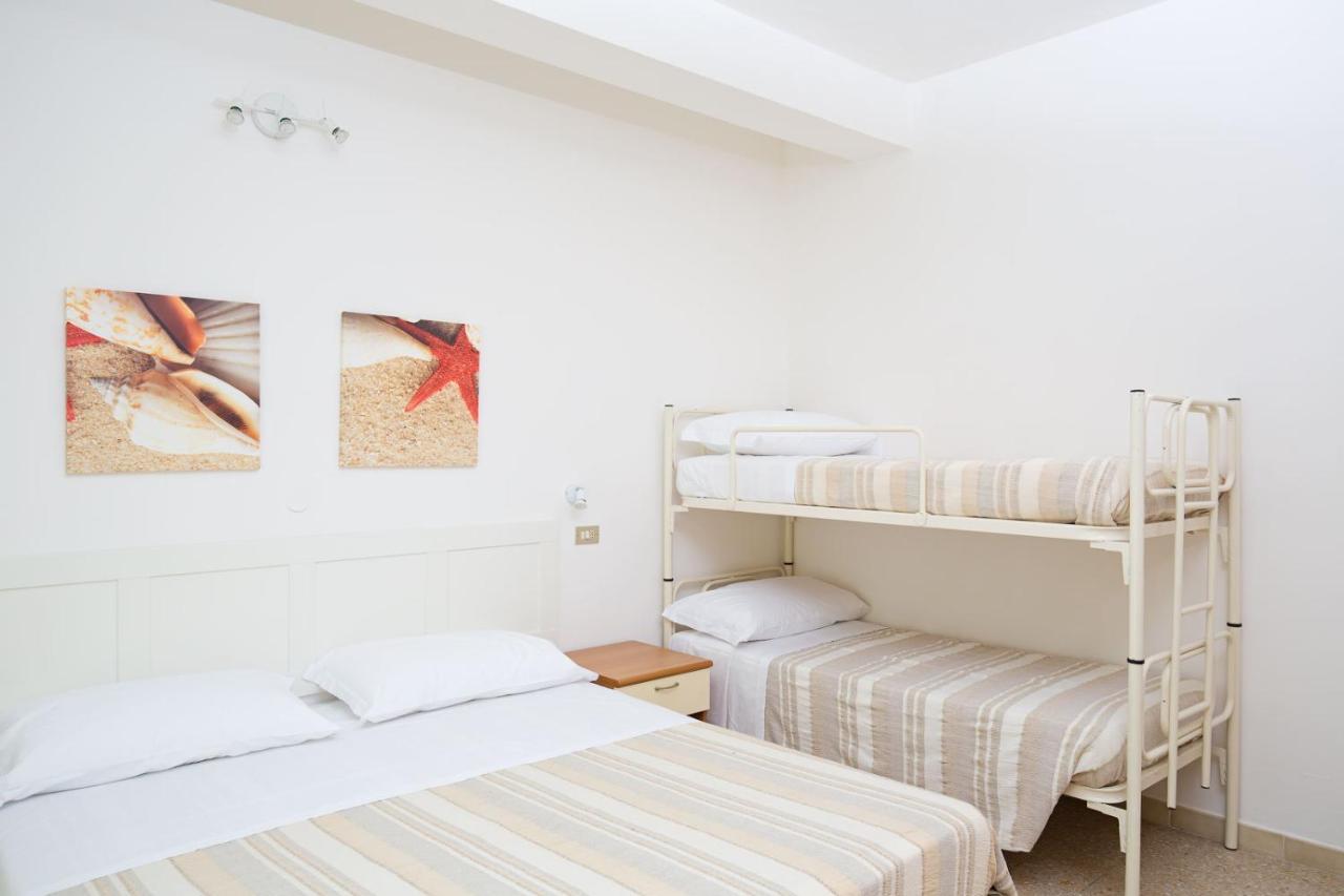 Hotel Helios Riccione Extérieur photo